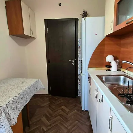 Апартамент Neptun - Great Location & Welcome Treats Варна